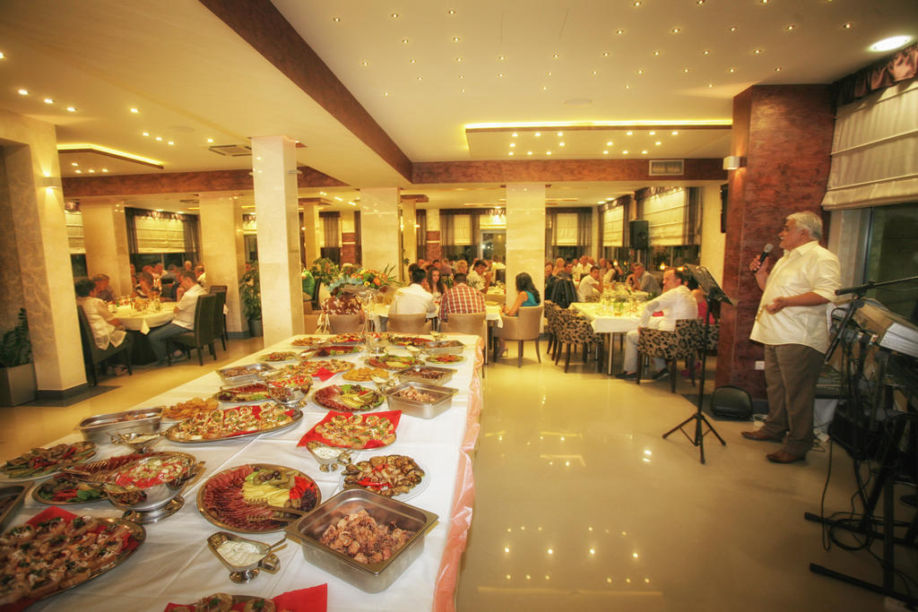 Hotel Ellena Herceg Novi Kültér fotó