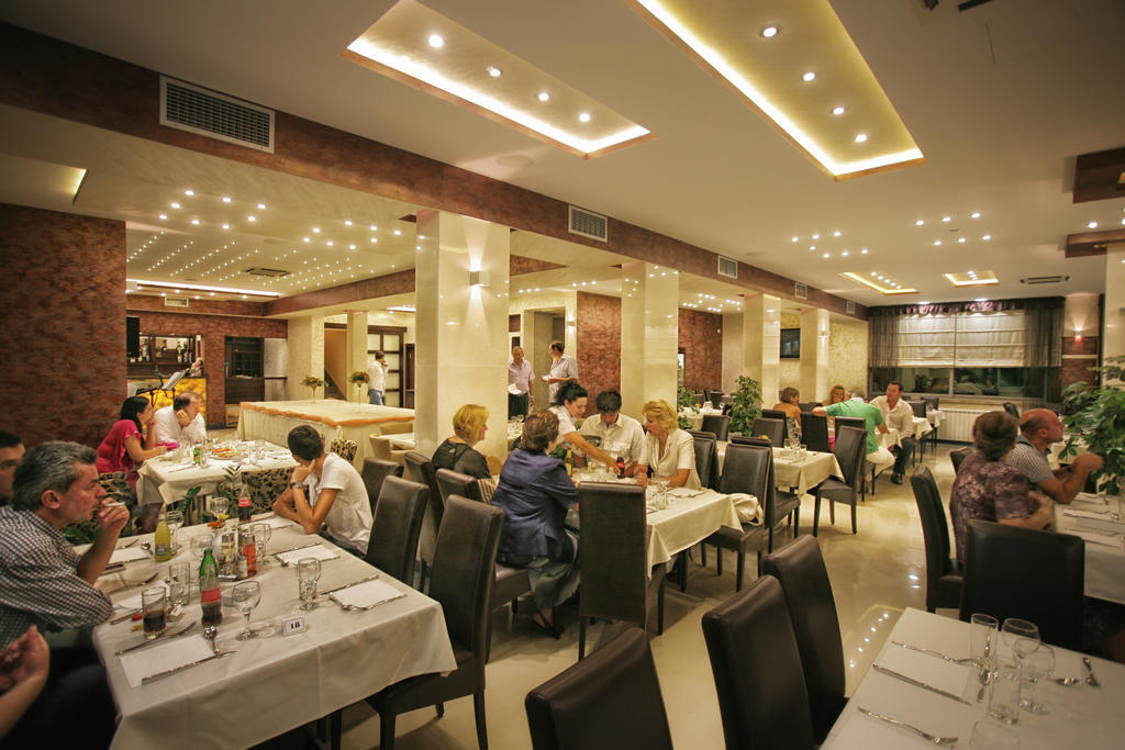 Hotel Ellena Herceg Novi Kültér fotó