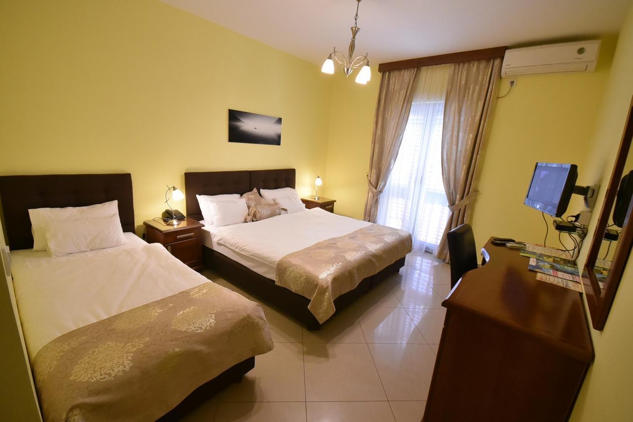 Hotel Ellena Herceg Novi Kültér fotó